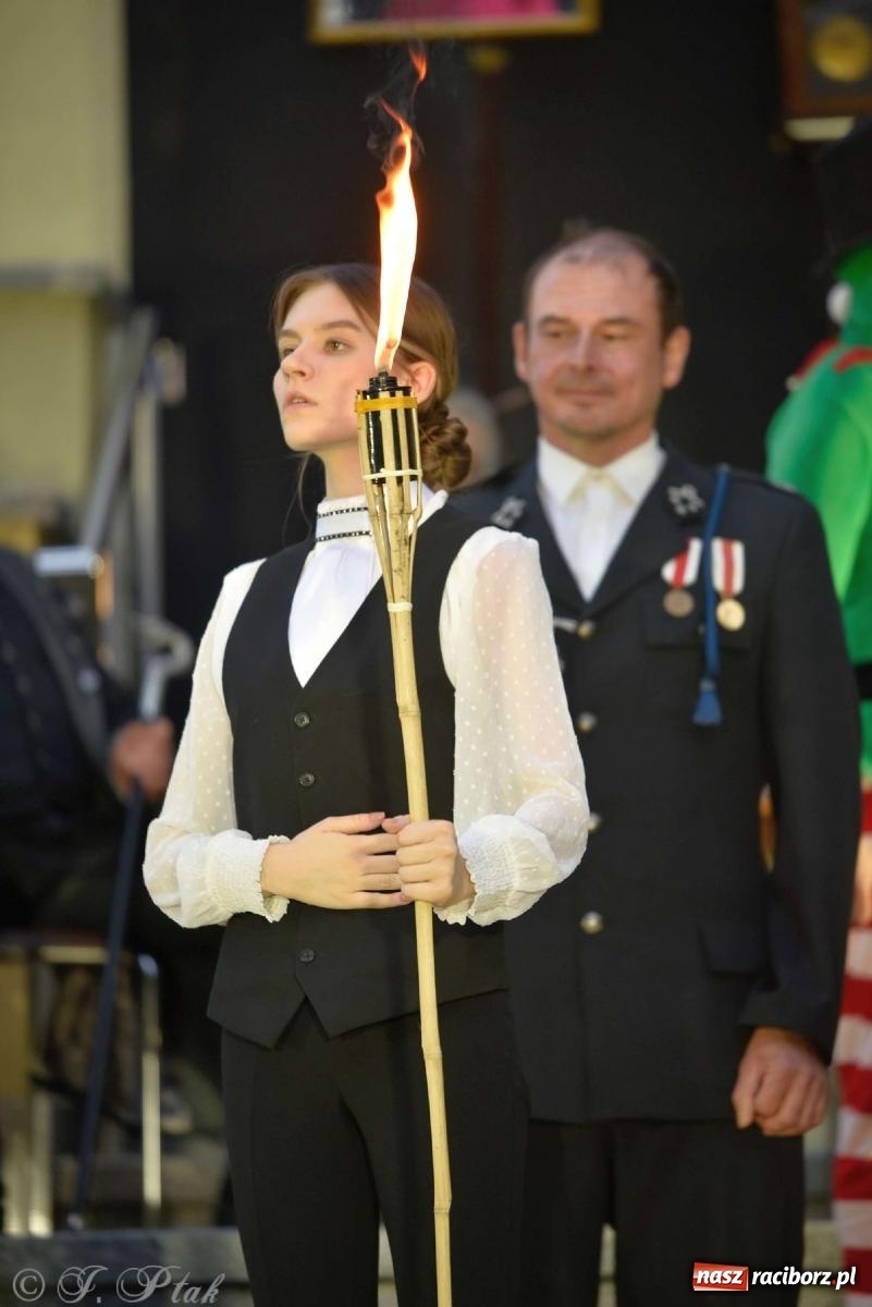 Zdjęcie w galerii na portalu naszraciborz.pl: Letni Teatr na Schodach w Raciborzu - Łysa Śpiewaczka wiadomości z regionu