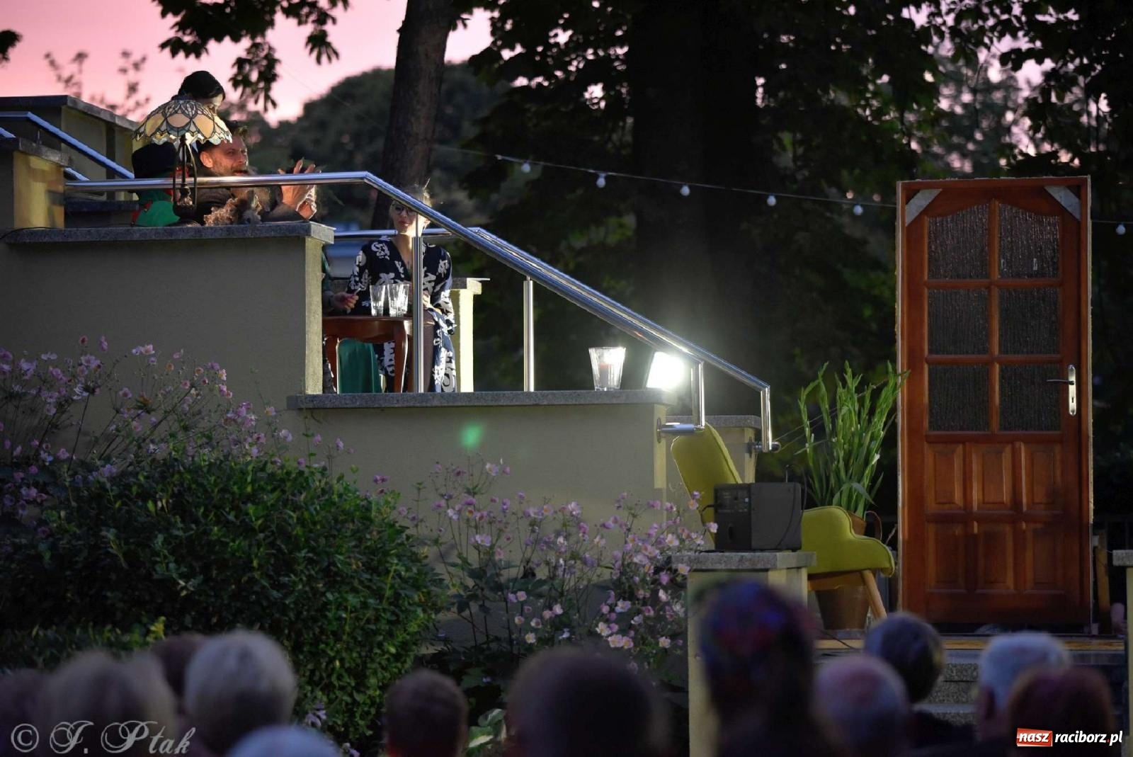 Zdjęcie w galerii na portalu naszraciborz.pl: Letni Teatr na Schodach w Raciborzu - Łysa Śpiewaczka wiadomości z regionu