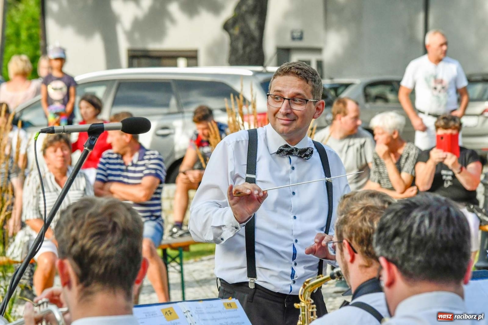 Zdjęcie w galerii na portalu naszraciborz.pl: Muzyczna podróż po świecie na ryneczku w Krzanowicach wiadomości z regionu