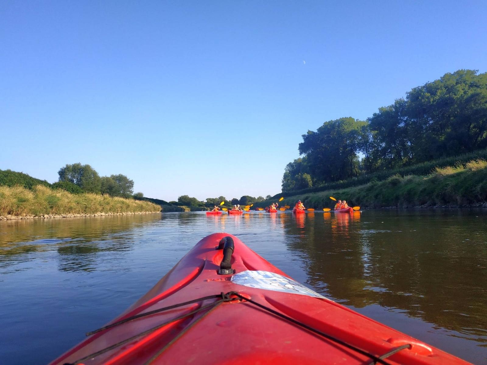 Zdjęcie w galerii na portalu naszraciborz.pl: Wakacje w kajaku – czyli spływ wieczorową porą z Raciborza do Dziergowic wiadomości z regionu