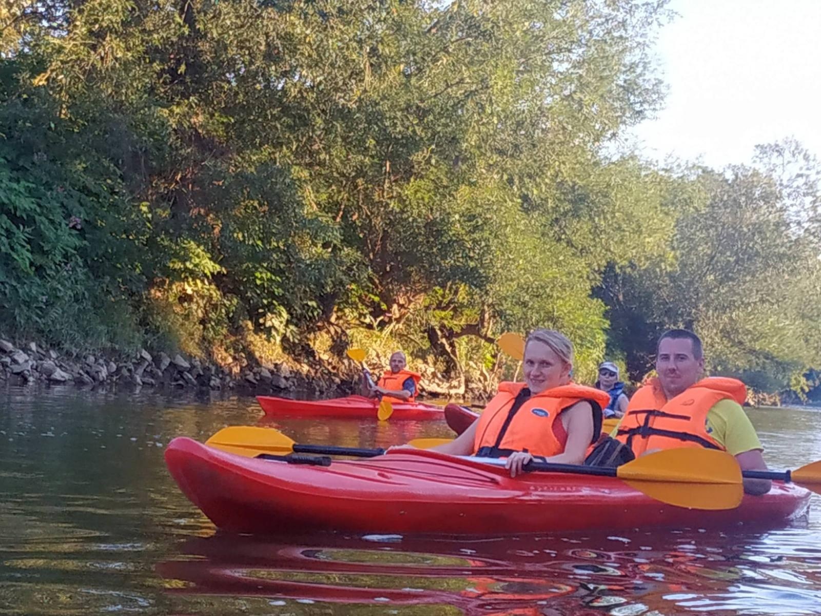 Zdjęcie w galerii na portalu naszraciborz.pl: Wakacje w kajaku – czyli spływ wieczorową porą z Raciborza do Dziergowic wiadomości z regionu