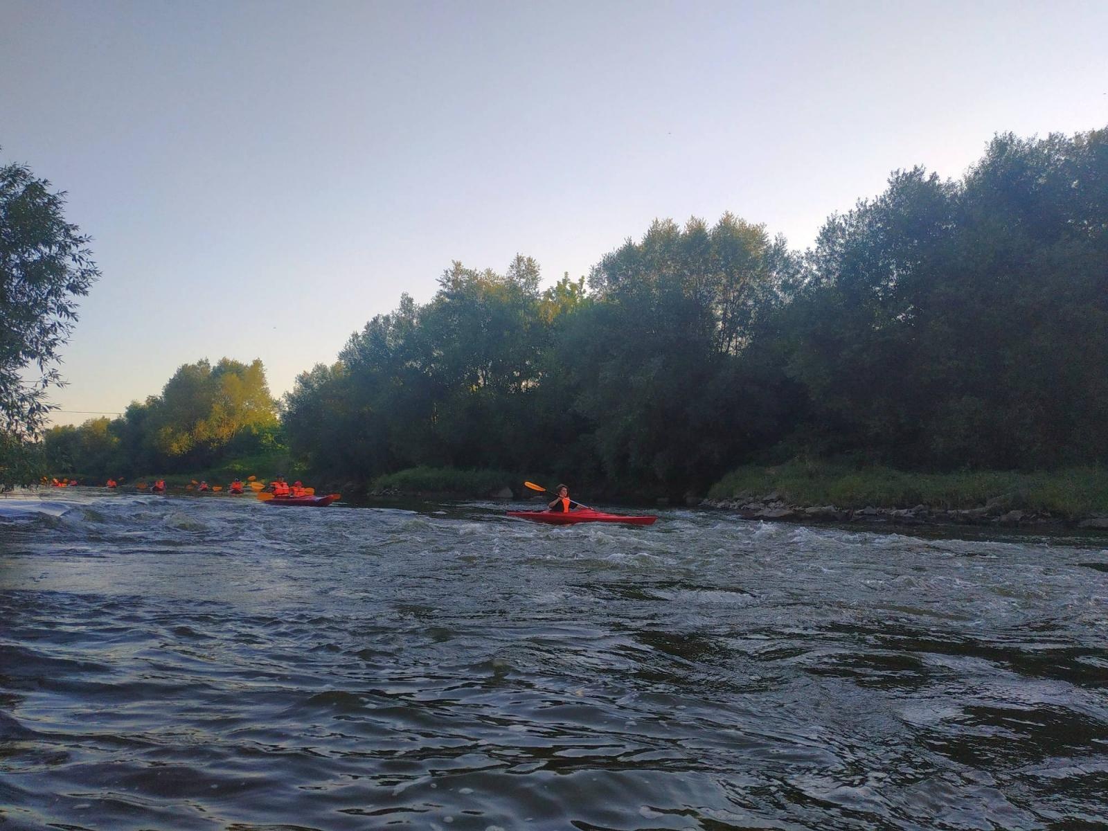 Zdjęcie w galerii na portalu naszraciborz.pl: Wakacje w kajaku – czyli spływ wieczorową porą z Raciborza do Dziergowic wiadomości z regionu