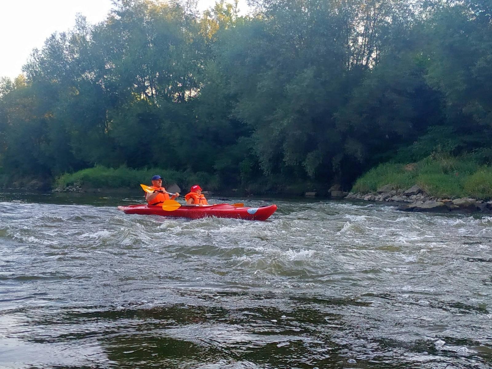 Zdjęcie w galerii na portalu naszraciborz.pl: Wakacje w kajaku – czyli spływ wieczorową porą z Raciborza do Dziergowic wiadomości z regionu