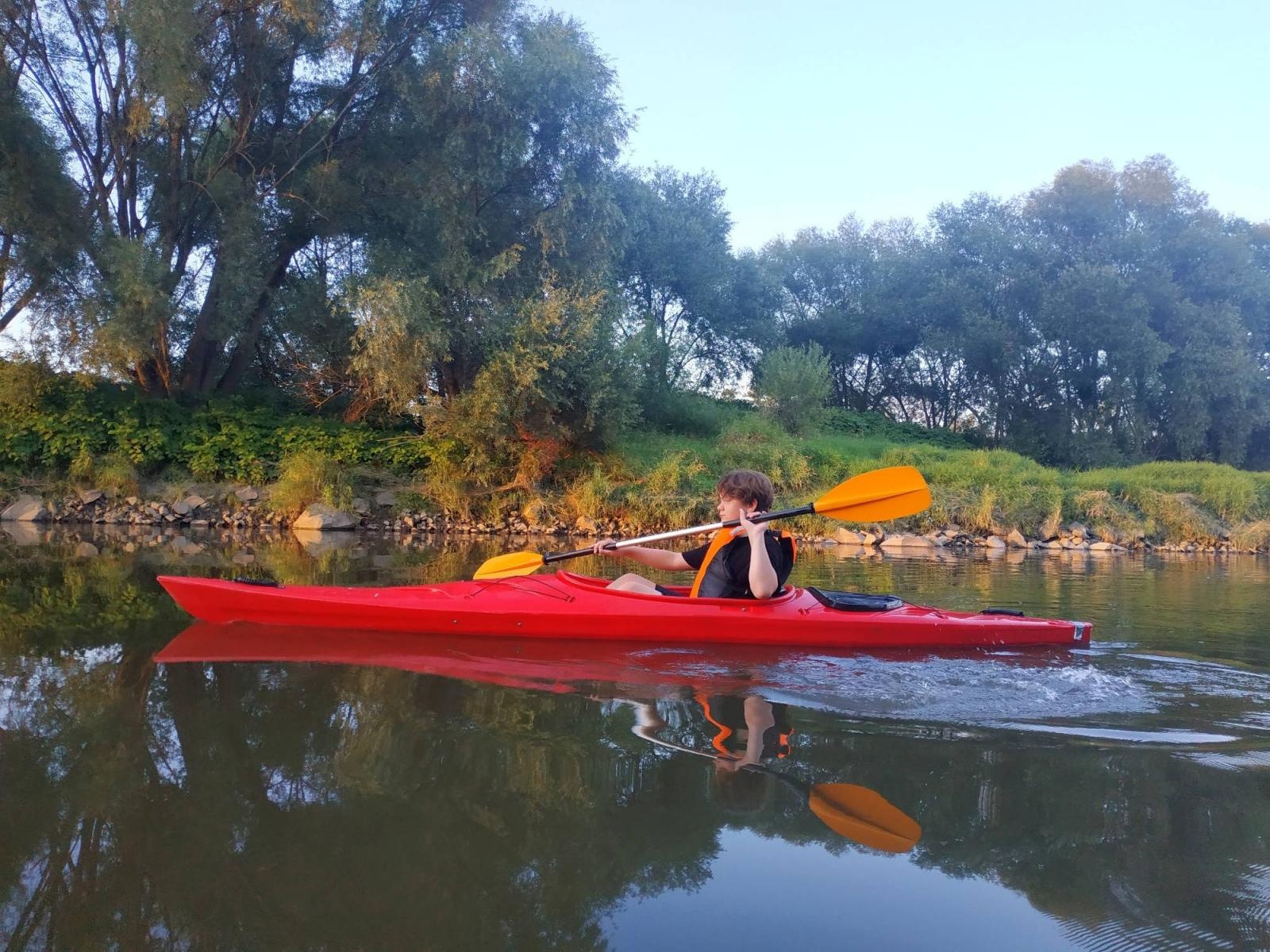 Zdjęcie w galerii na portalu naszraciborz.pl: Wakacje w kajaku – czyli spływ wieczorową porą z Raciborza do Dziergowic wiadomości z regionu