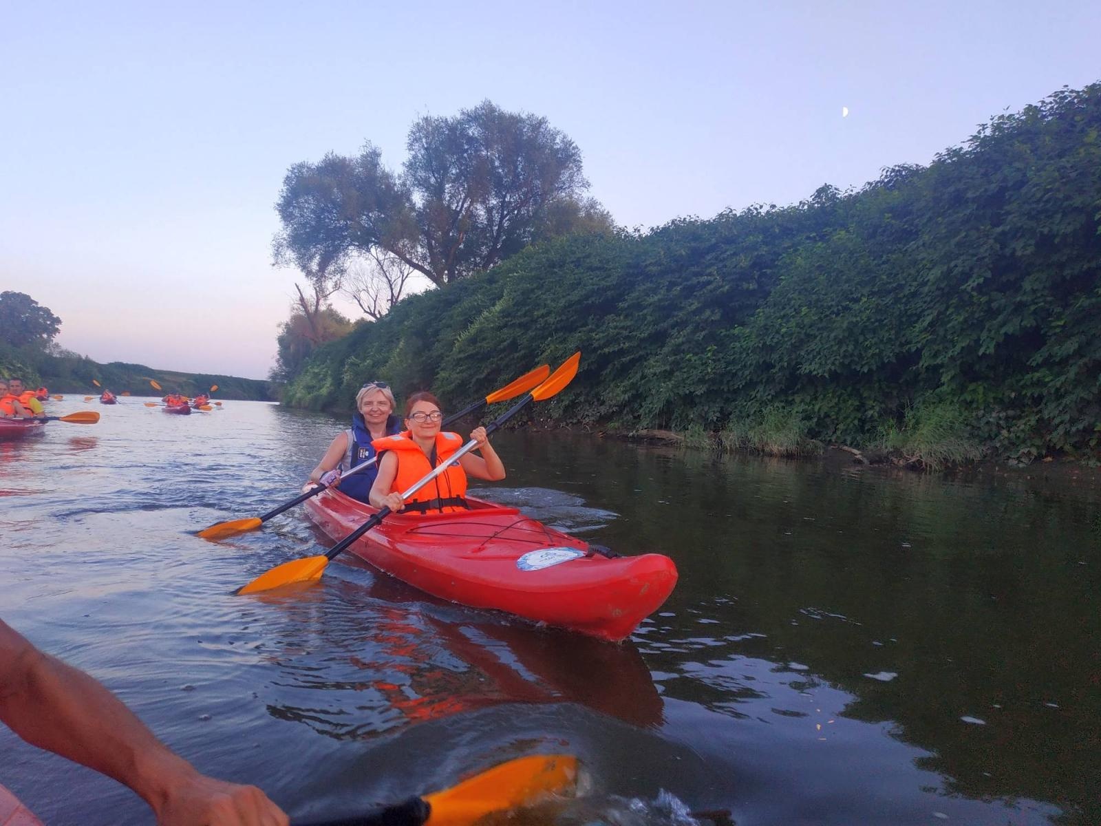 Zdjęcie w galerii na portalu naszraciborz.pl: Wakacje w kajaku – czyli spływ wieczorową porą z Raciborza do Dziergowic wiadomości z regionu