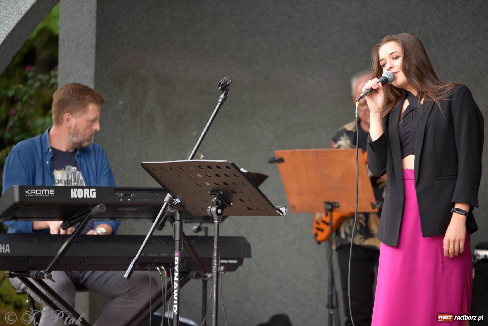 Zdjęcie w galerii na portalu naszraciborz.pl: Od Claptona przez Whitney Houston po Bruno Marsa - Joanna Skowyra&Przyjaciele w parku M. Roth wiadomości z regionu