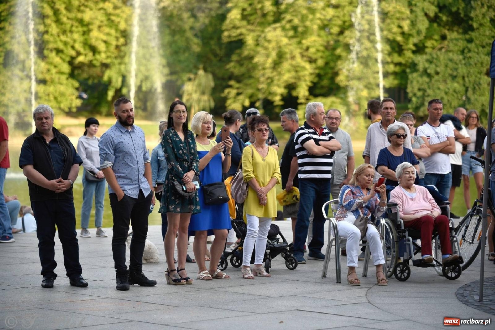 Zdjęcie w galerii na portalu naszraciborz.pl: Od Claptona przez Whitney Houston po Bruno Marsa - Joanna Skowyra&Przyjaciele w parku M. Roth wiadomości z regionu