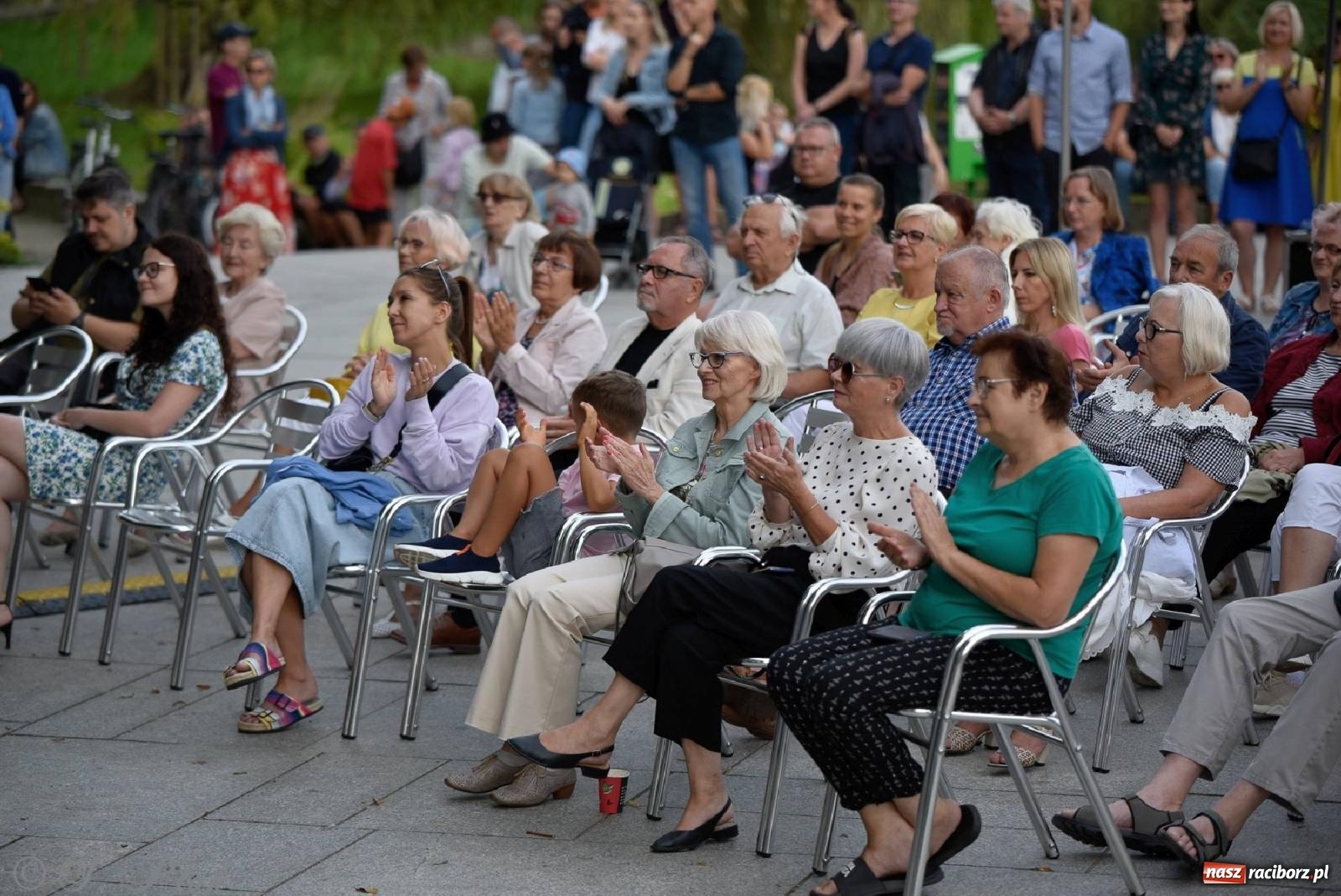 Zdjęcie w galerii na portalu naszraciborz.pl: Od Claptona przez Whitney Houston po Bruno Marsa - Joanna Skowyra&Przyjaciele w parku M. Roth wiadomości z regionu
