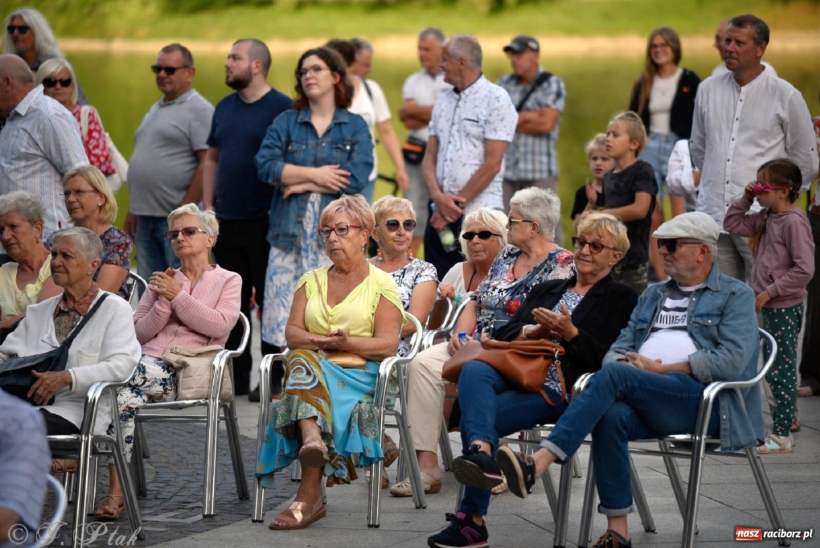 Zdjęcie w galerii na portalu naszraciborz.pl: Od Claptona przez Whitney Houston po Bruno Marsa - Joanna Skowyra&Przyjaciele w parku M. Roth wiadomości z regionu