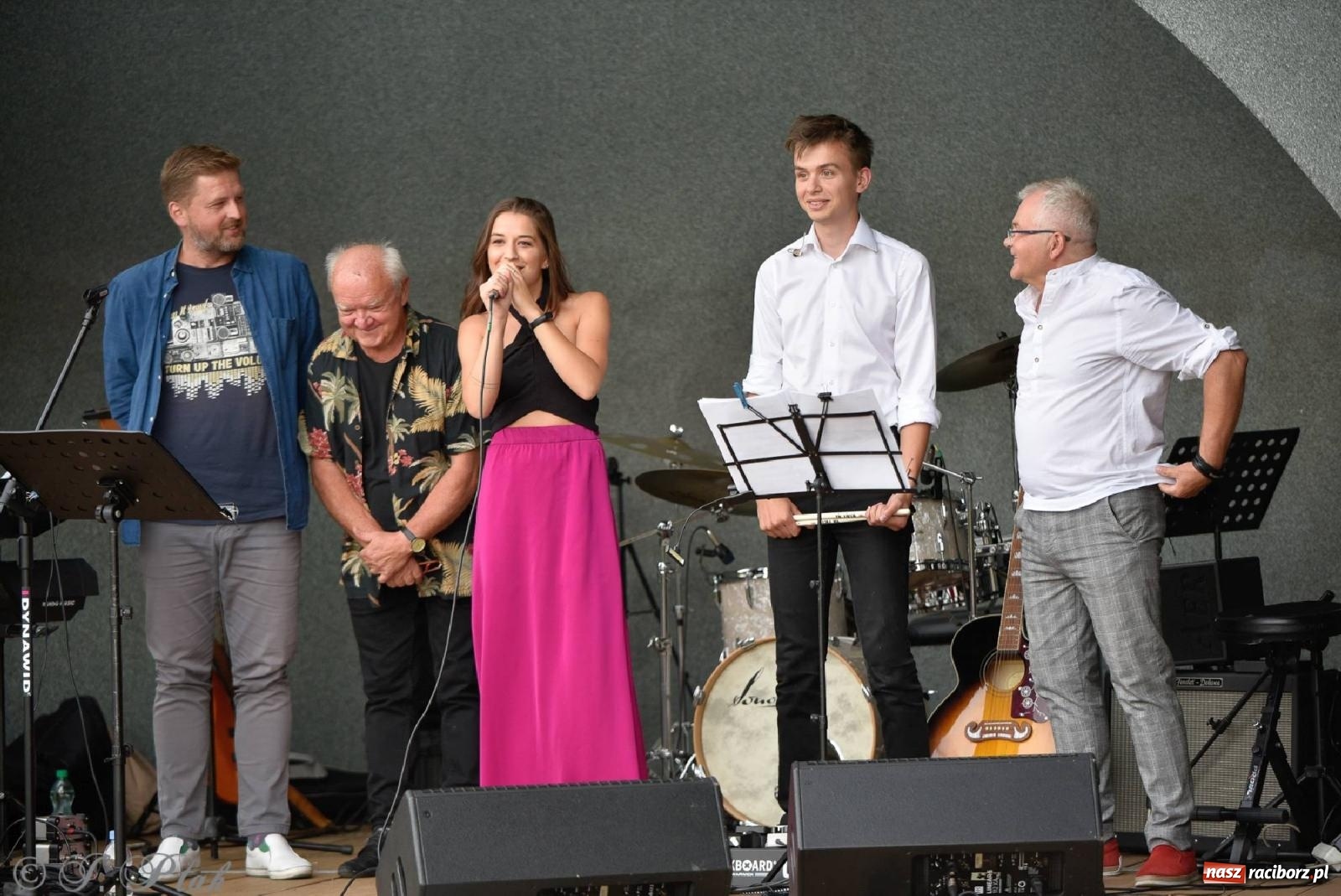 Zdjęcie w galerii na portalu naszraciborz.pl: Od Claptona przez Whitney Houston po Bruno Marsa - Joanna Skowyra&Przyjaciele w parku M. Roth wiadomości z regionu