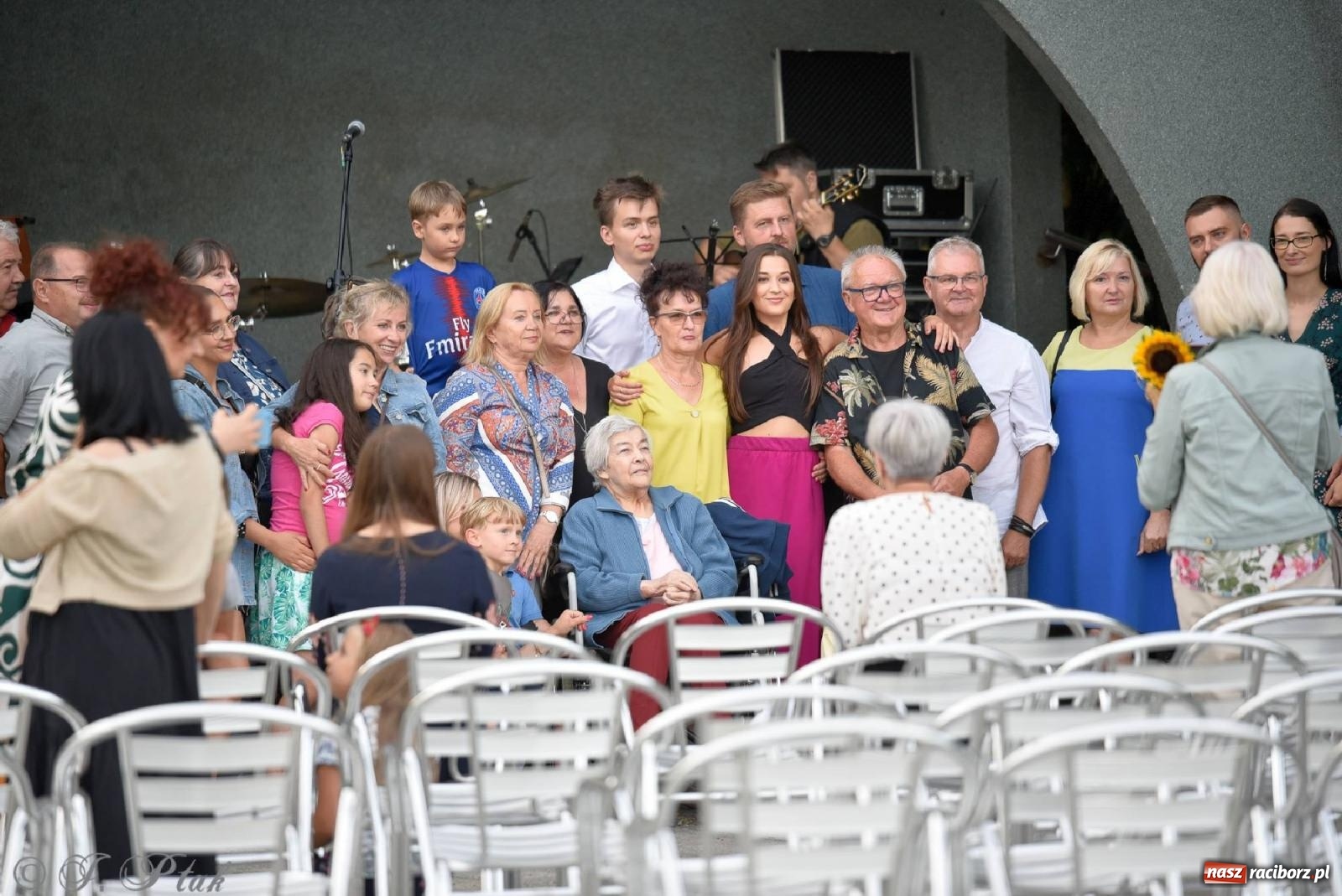 Zdjęcie w galerii na portalu naszraciborz.pl: Od Claptona przez Whitney Houston po Bruno Marsa - Joanna Skowyra&Przyjaciele w parku M. Roth wiadomości z regionu
