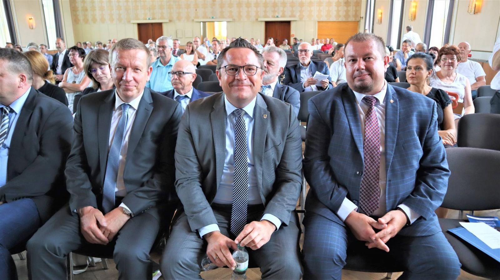 Zdjęcie w galerii na portalu naszraciborz.pl: Starosta raciborski w Niemczech: Trzymajmy się razem i bez względu na to, co się wydarzy wiadomości z regionu