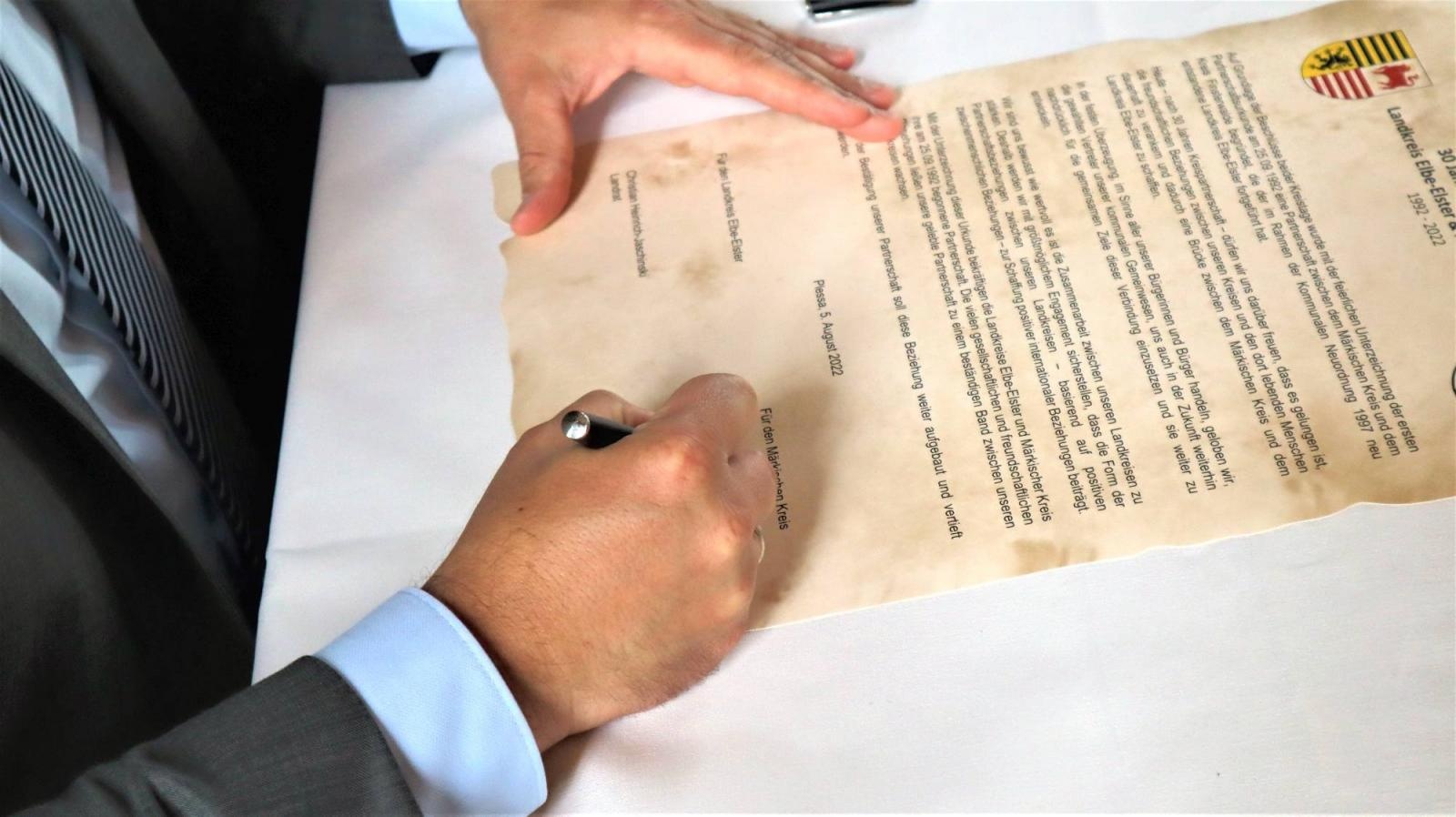 Zdjęcie w galerii na portalu naszraciborz.pl: Starosta raciborski w Niemczech: Trzymajmy się razem i bez względu na to, co się wydarzy wiadomości z regionu