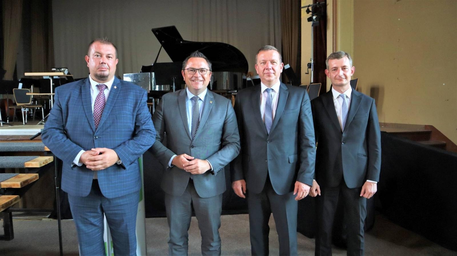 Zdjęcie w galerii na portalu naszraciborz.pl: Starosta raciborski w Niemczech: Trzymajmy się razem i bez względu na to, co się wydarzy wiadomości z regionu