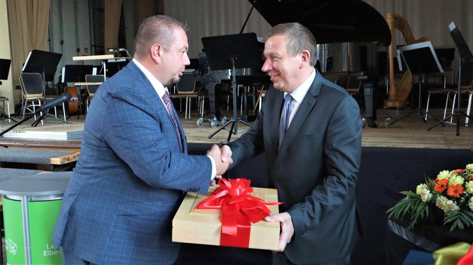 Zdjęcie w galerii na portalu naszraciborz.pl: Starosta raciborski w Niemczech: Trzymajmy się razem i bez względu na to, co się wydarzy wiadomości z regionu