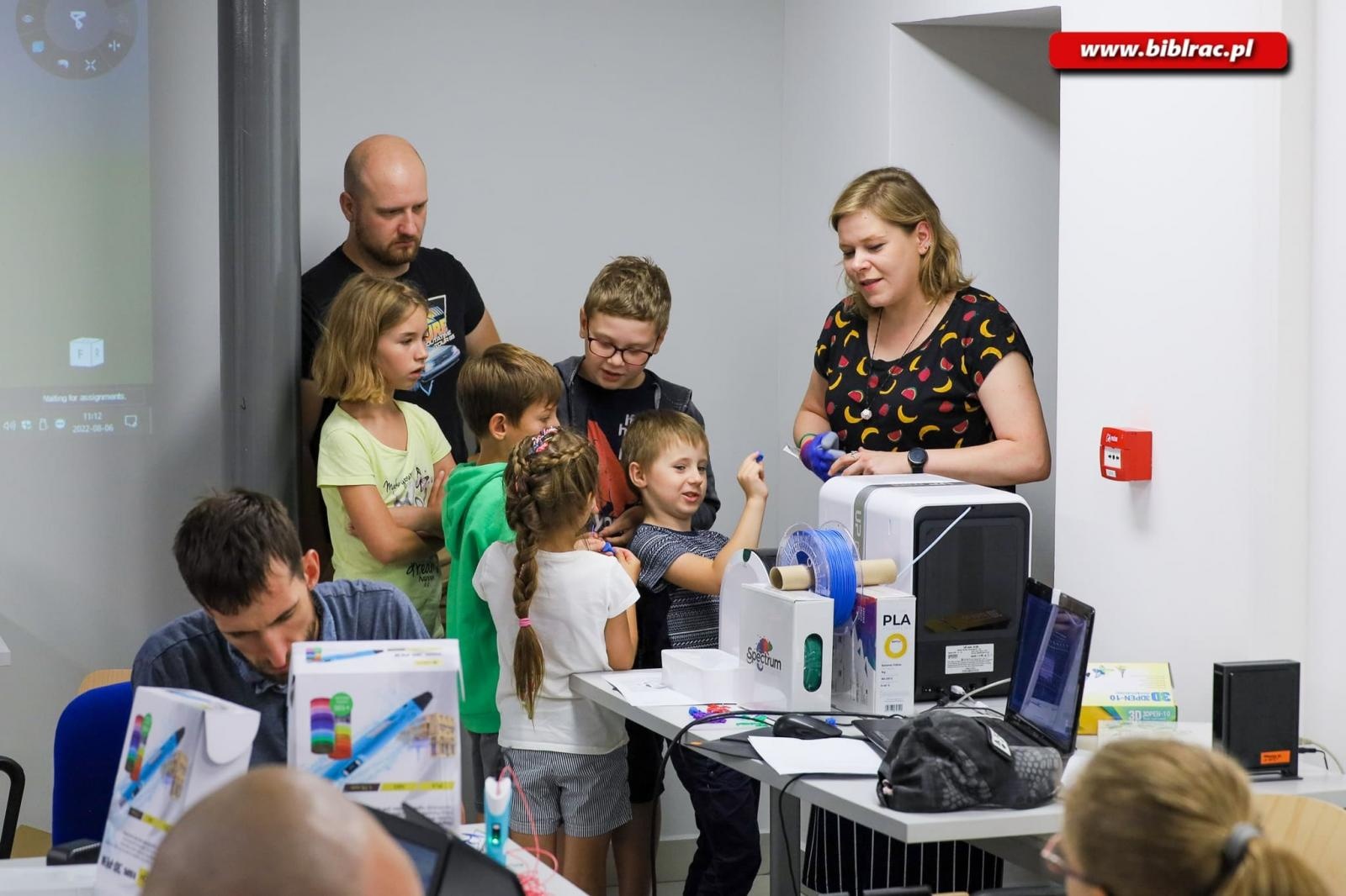 Zdjęcie w galerii na portalu naszraciborz.pl: Ojcowie z dziećmi drukowali w 3D [FOTO] wiadomości z regionu