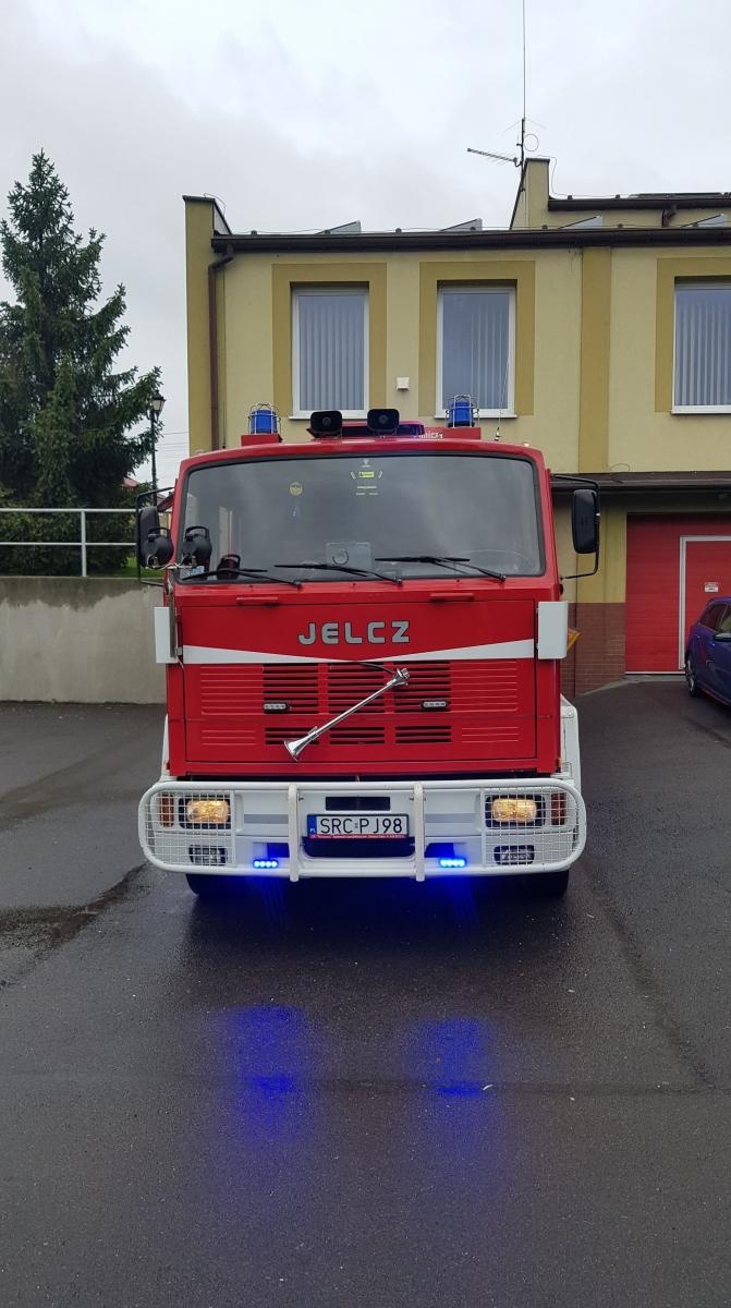 Zdjęcie w galerii na portalu naszraciborz.pl: Druhowie z Kobyli przesiedli się do nowego wozu [FOTO] wiadomości z regionu