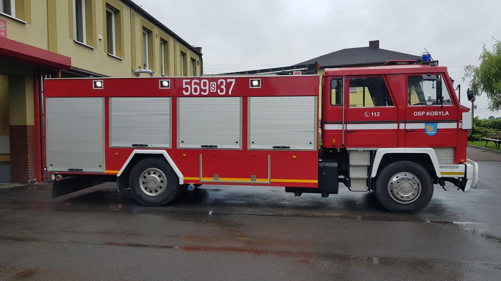 Zdjęcie w galerii na portalu naszraciborz.pl: Druhowie z Kobyli przesiedli się do nowego wozu [FOTO] wiadomości z regionu