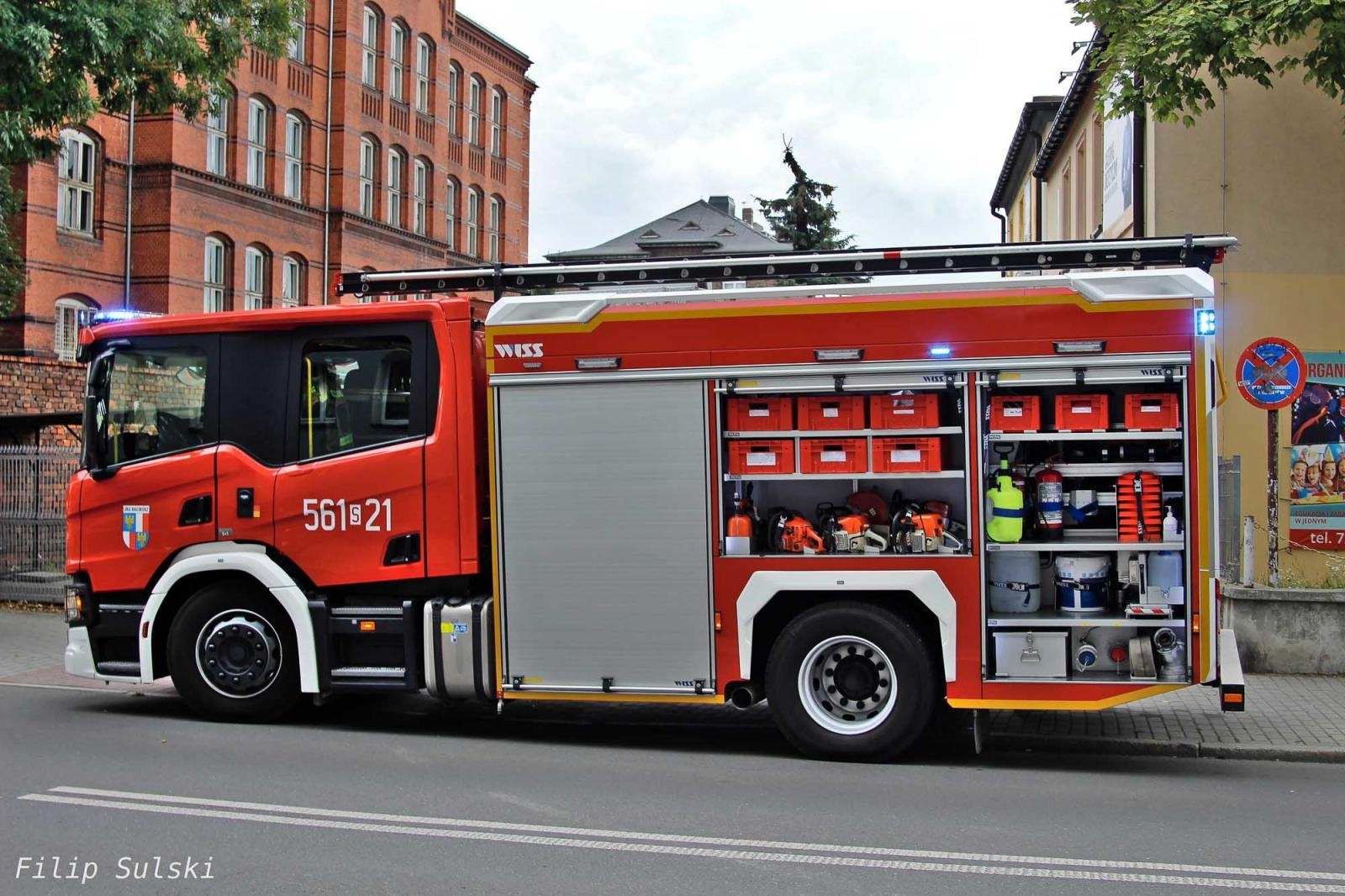 Zdjęcie w galerii na portalu naszraciborz.pl: Raport 998. Dym z transformatora przy Ogrodowej [FOTO] wiadomości z regionu