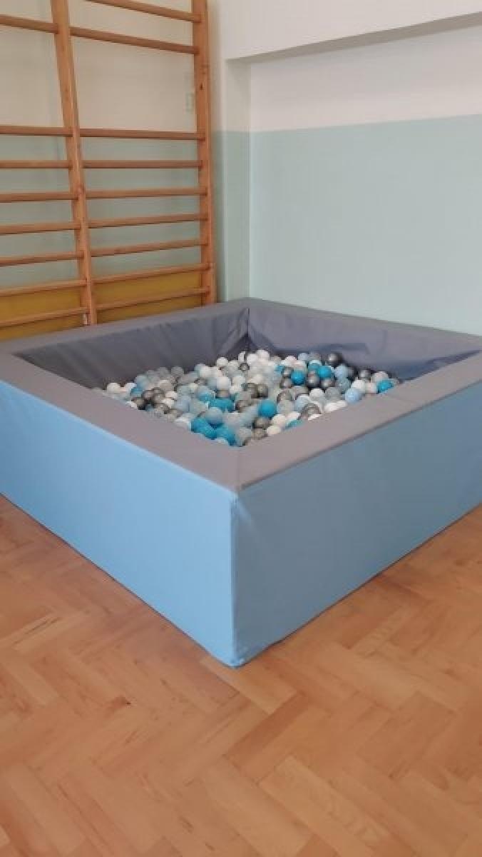 Zdjęcie w galerii na portalu naszraciborz.pl: W SP 1 dużo się zmienia - kosmiczne sale z RFL oraz mobilna pracownia dzięki absolwentkom wiadomości z regionu