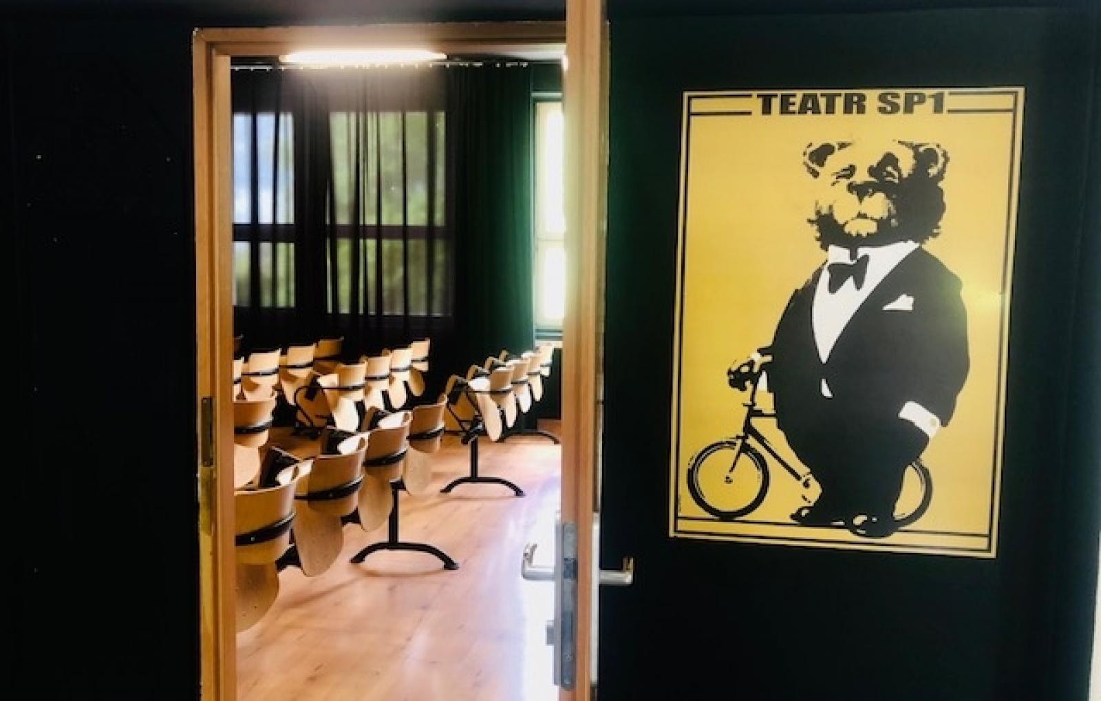 Zdjęcie w galerii na portalu naszraciborz.pl: W SP 1 dużo się zmienia - kosmiczne sale z RFL oraz mobilna pracownia dzięki absolwentkom wiadomości z regionu