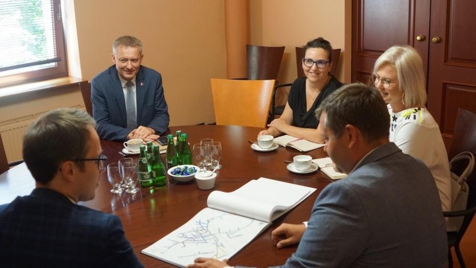 Zdjęcie w galerii na portalu naszraciborz.pl: Tauron podpowiada urzędnikom jak oszczędzać na oświetleniu wiadomości z regionu