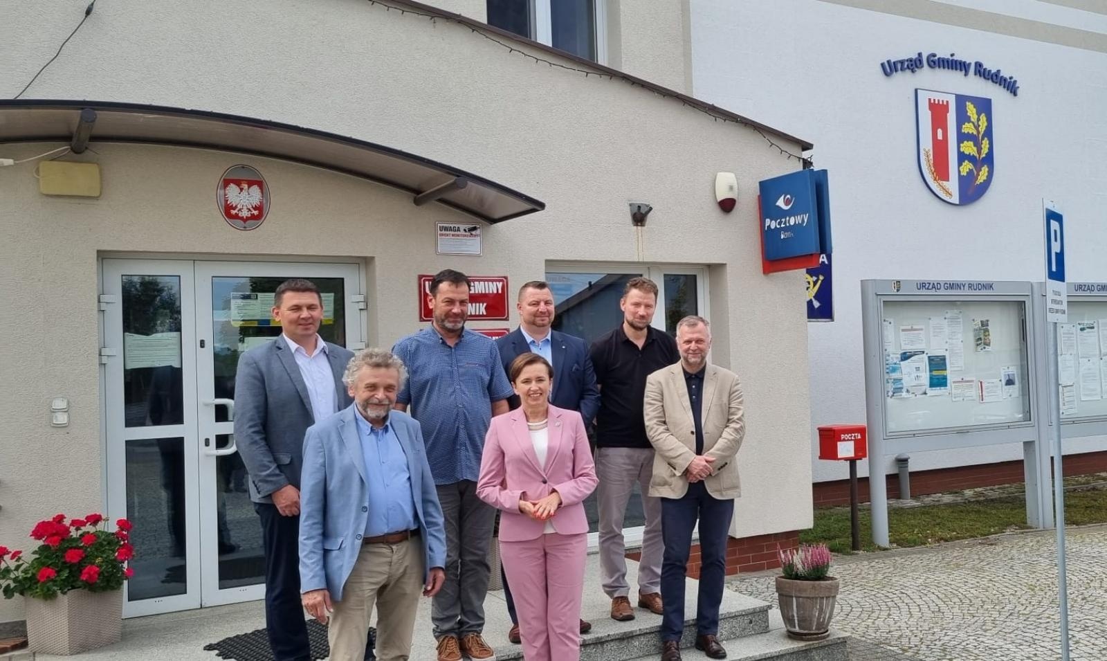 Zdjęcie w galerii na portalu naszraciborz.pl: Pałac w Sławikowie z szansą na odbudowę wiadomości z regionu