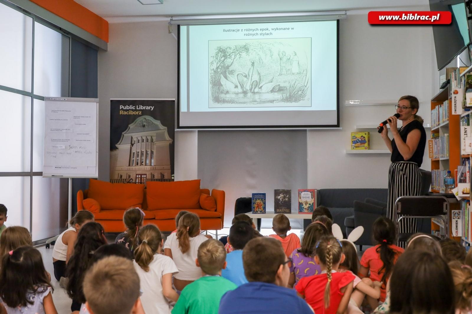 Zdjęcie w galerii na portalu naszraciborz.pl: Nie zawsze happy end – Baśniowe Lato z Biblioteką bawi i uczy wiadomości z regionu