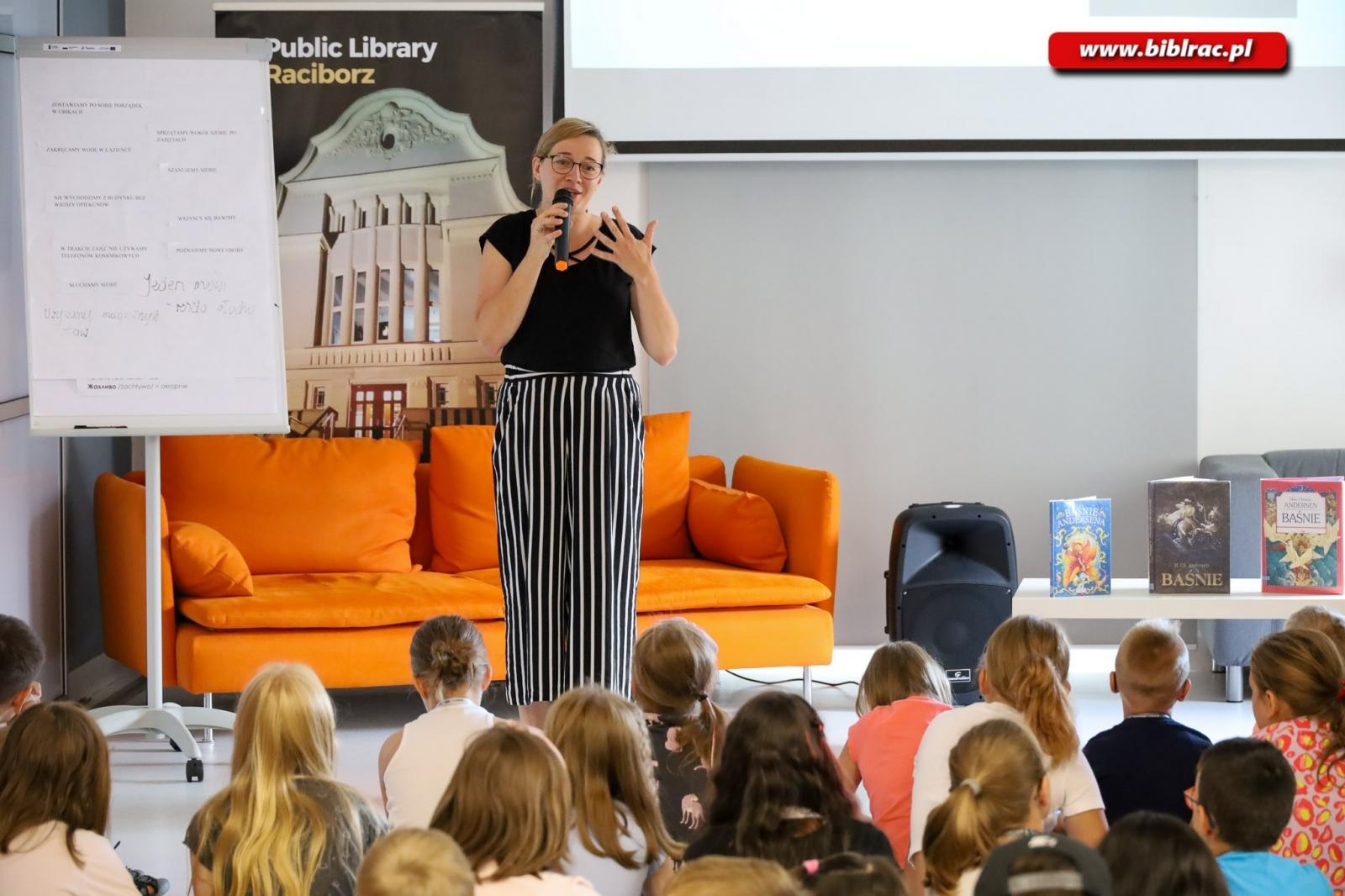 Zdjęcie w galerii na portalu naszraciborz.pl: Nie zawsze happy end – Baśniowe Lato z Biblioteką bawi i uczy wiadomości z regionu