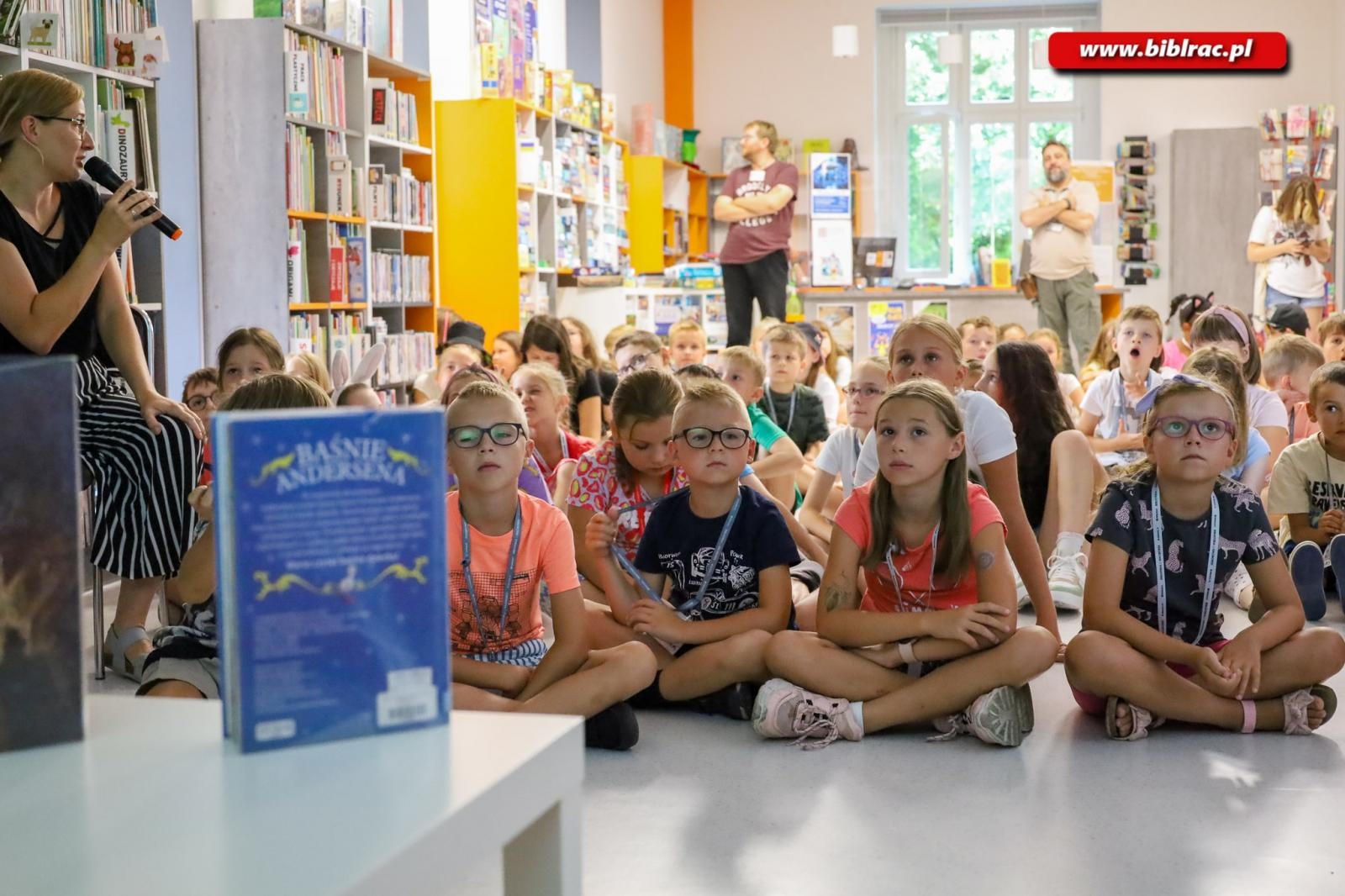 Zdjęcie w galerii na portalu naszraciborz.pl: Nie zawsze happy end – Baśniowe Lato z Biblioteką bawi i uczy wiadomości z regionu