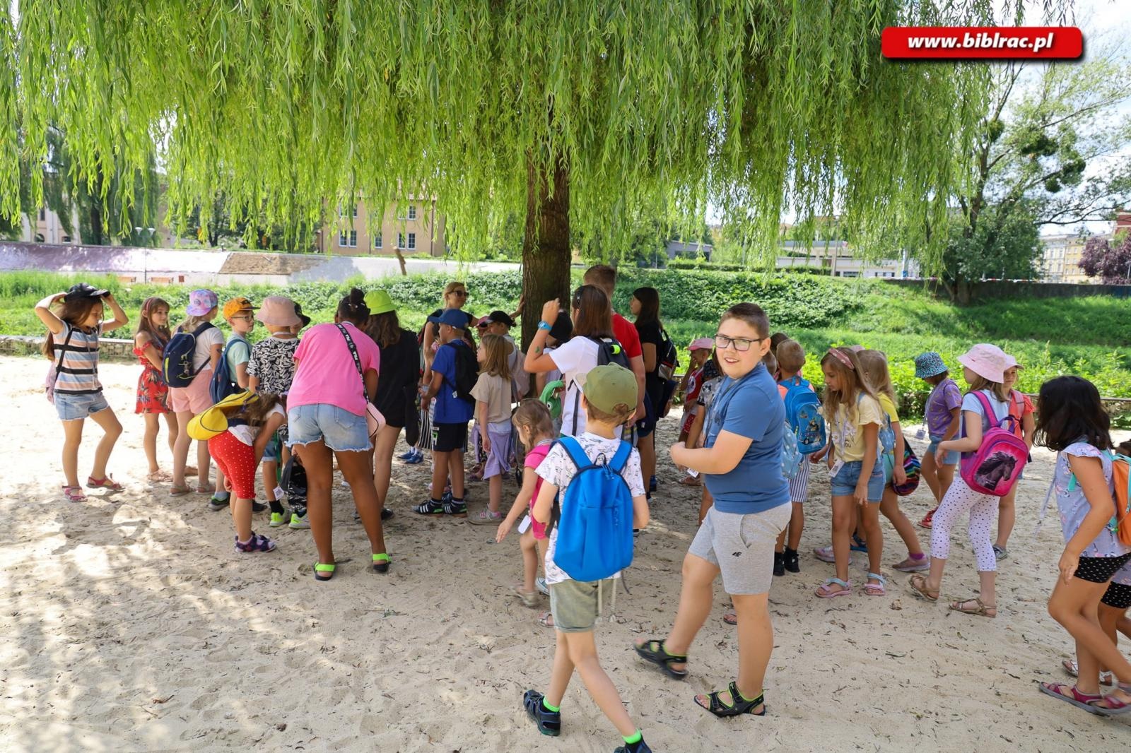 Zdjęcie w galerii na portalu naszraciborz.pl: Nie zawsze happy end – Baśniowe Lato z Biblioteką bawi i uczy wiadomości z regionu