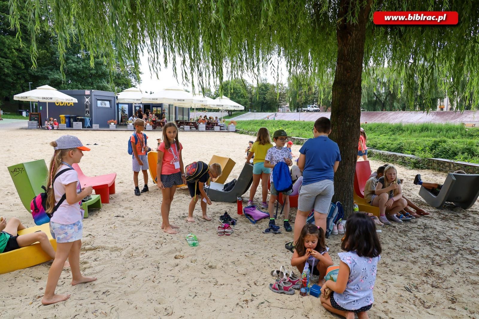 Zdjęcie w galerii na portalu naszraciborz.pl: Nie zawsze happy end – Baśniowe Lato z Biblioteką bawi i uczy wiadomości z regionu