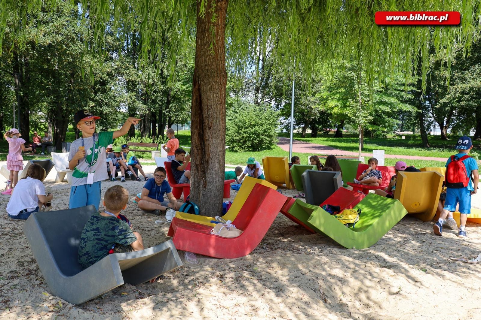 Zdjęcie w galerii na portalu naszraciborz.pl: Nie zawsze happy end – Baśniowe Lato z Biblioteką bawi i uczy wiadomości z regionu