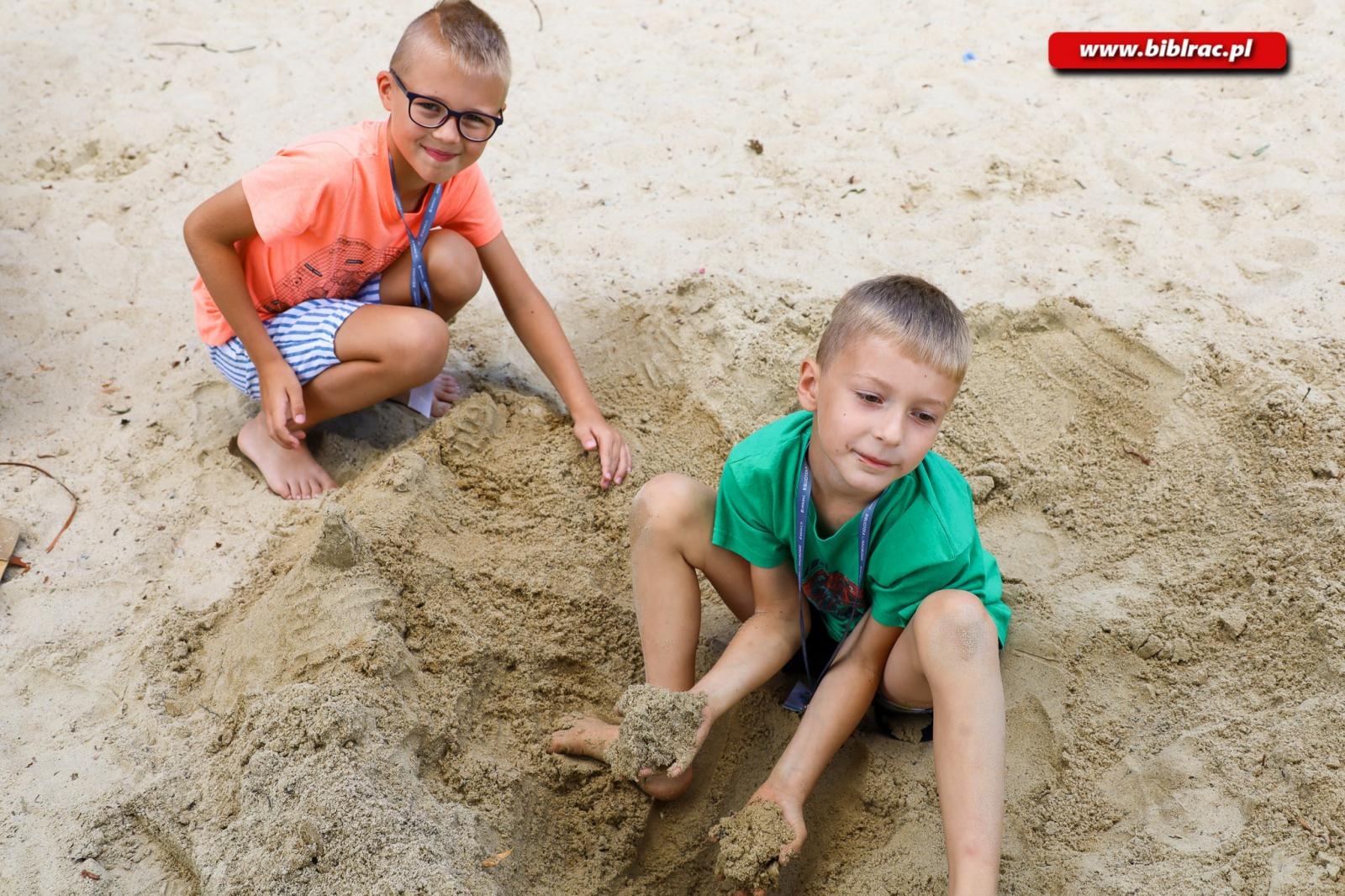 Zdjęcie w galerii na portalu naszraciborz.pl: Nie zawsze happy end – Baśniowe Lato z Biblioteką bawi i uczy wiadomości z regionu