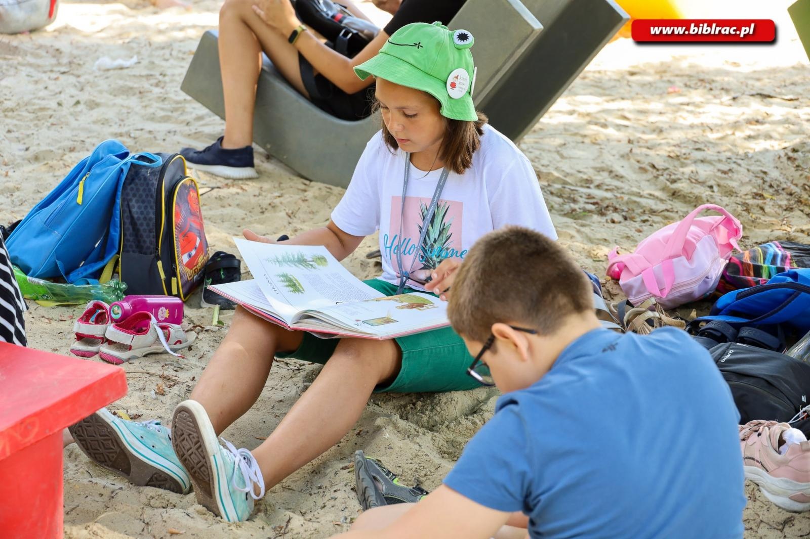 Zdjęcie w galerii na portalu naszraciborz.pl: Nie zawsze happy end – Baśniowe Lato z Biblioteką bawi i uczy wiadomości z regionu