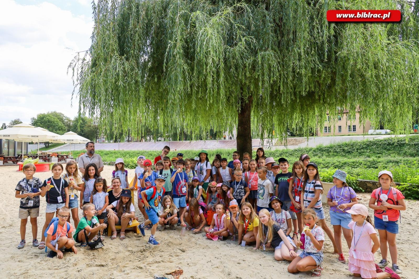 Zdjęcie w galerii na portalu naszraciborz.pl: Nie zawsze happy end – Baśniowe Lato z Biblioteką bawi i uczy wiadomości z regionu