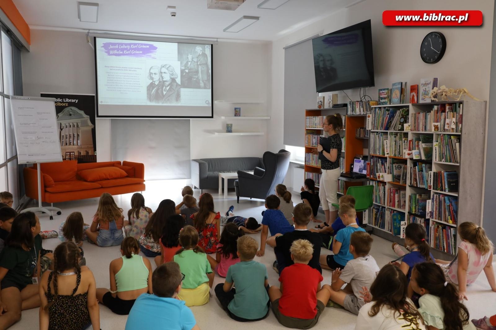 Zdjęcie w galerii na portalu naszraciborz.pl: Nie zawsze happy end – Baśniowe Lato z Biblioteką bawi i uczy wiadomości z regionu