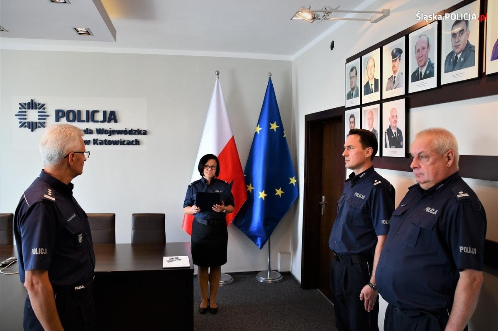 Zdjęcie w galerii na portalu naszraciborz.pl: W raciborskiej komendzie awans i pożegnanie z mundurem wiadomości z regionu