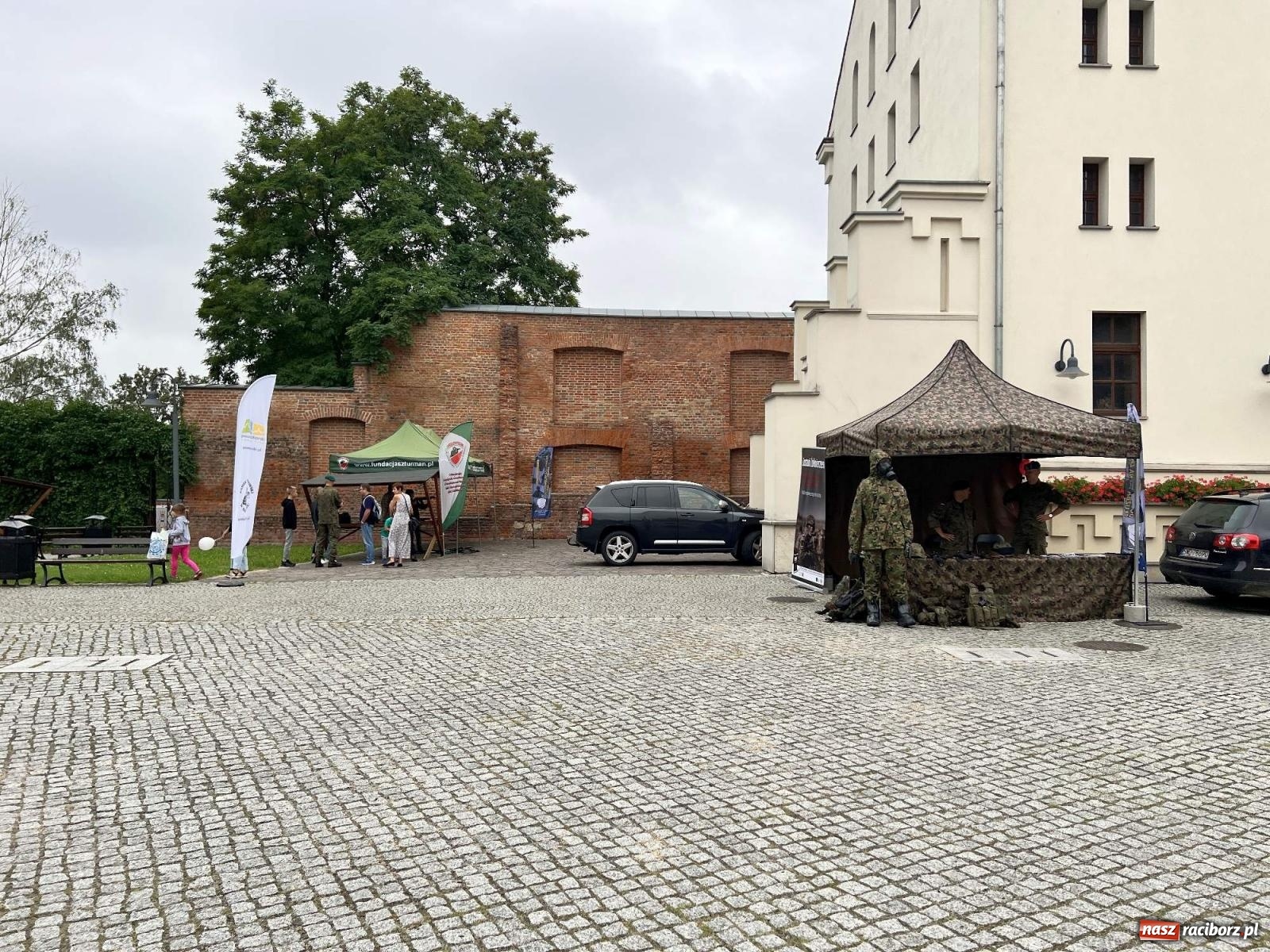 Zdjęcie w galerii na portalu naszraciborz.pl: Weekend z wojskiem na raciborskim zamku wiadomości z regionu
