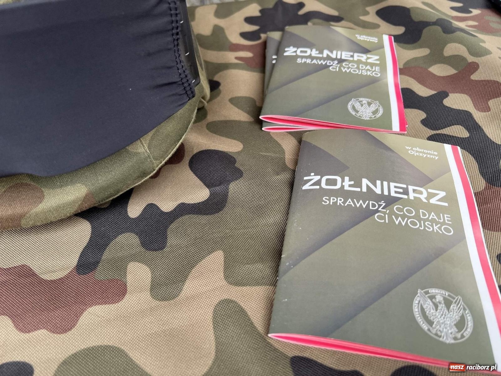 Zdjęcie w galerii na portalu naszraciborz.pl: Weekend z wojskiem na raciborskim zamku wiadomości z regionu