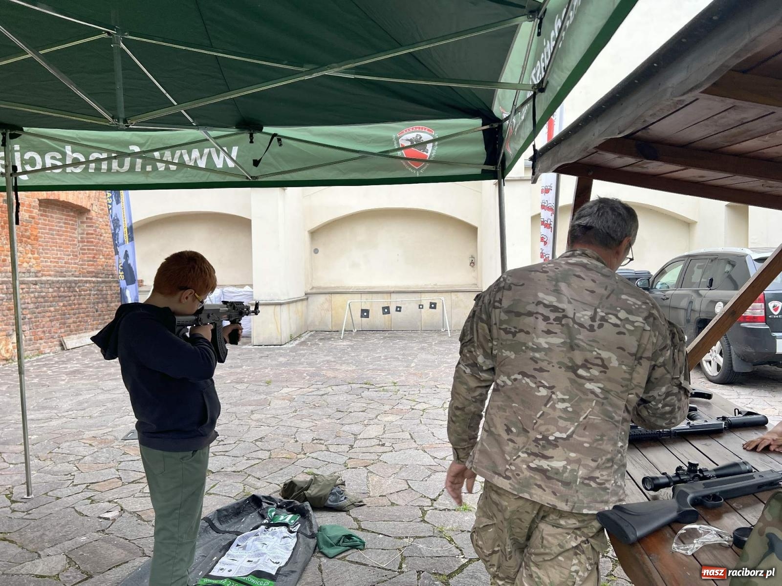 Zdjęcie w galerii na portalu naszraciborz.pl: Weekend z wojskiem na raciborskim zamku wiadomości z regionu