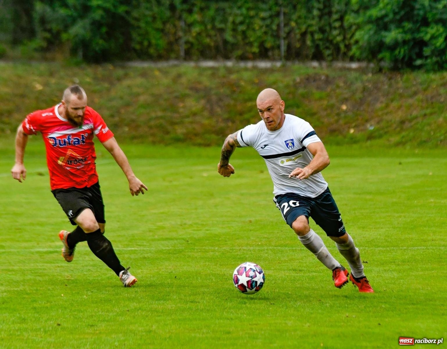 Zdjęcie w galerii na portalu naszraciborz.pl: Klasa okręgowa. Nędza ma patent na Jejkowice i pomogła Damianowi [FOTO] wiadomości z regionu