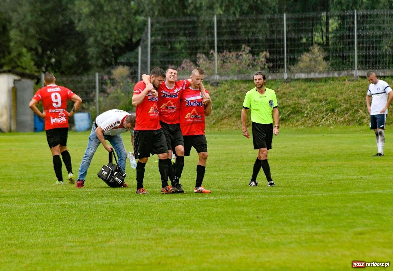 Zdjęcie w galerii na portalu naszraciborz.pl: Klasa okręgowa. Nędza ma patent na Jejkowice i pomogła Damianowi [FOTO] wiadomości z regionu