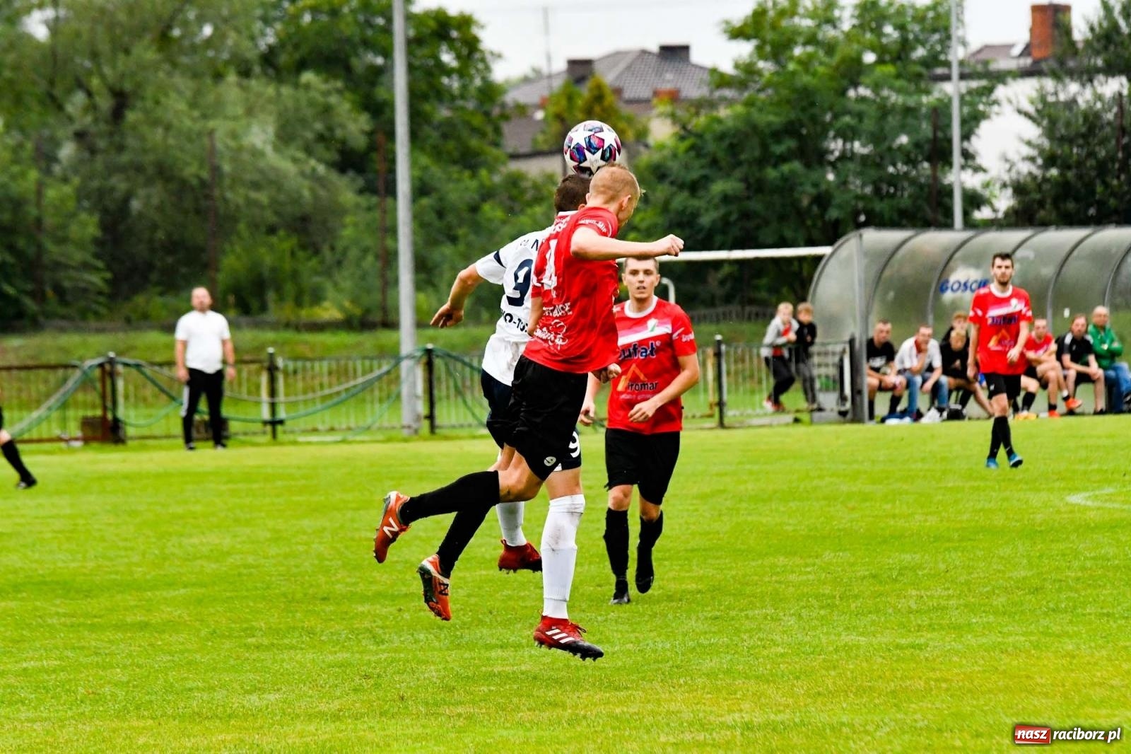 Zdjęcie w galerii na portalu naszraciborz.pl: Klasa okręgowa. Nędza ma patent na Jejkowice i pomogła Damianowi [FOTO] wiadomości z regionu