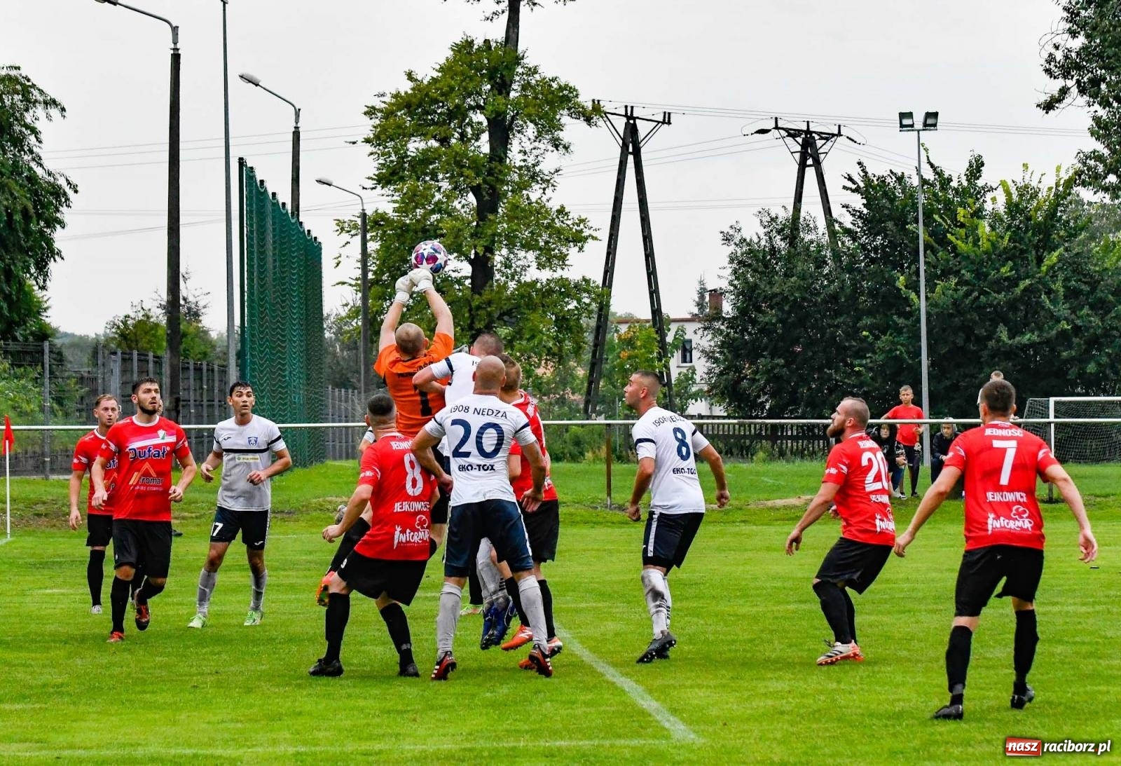 Zdjęcie w galerii na portalu naszraciborz.pl: Klasa okręgowa. Nędza ma patent na Jejkowice i pomogła Damianowi [FOTO] wiadomości z regionu