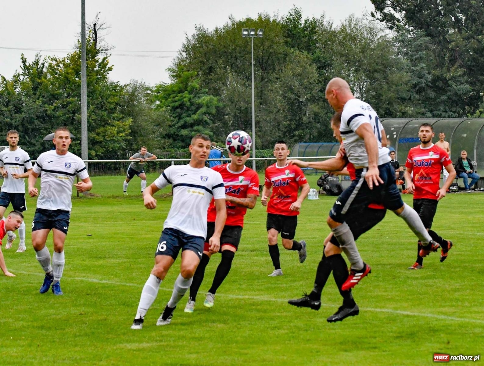 Zdjęcie w galerii na portalu naszraciborz.pl: Klasa okręgowa. Nędza ma patent na Jejkowice i pomogła Damianowi [FOTO] wiadomości z regionu