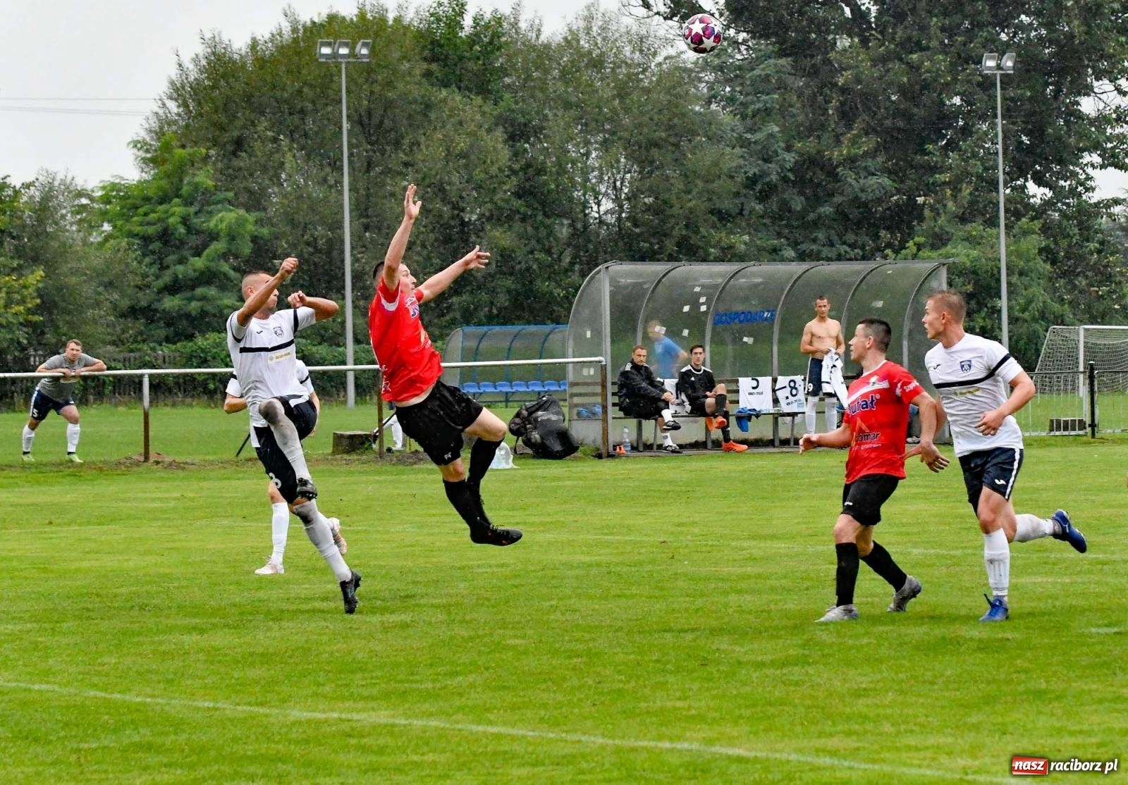 Zdjęcie w galerii na portalu naszraciborz.pl: Klasa okręgowa. Nędza ma patent na Jejkowice i pomogła Damianowi [FOTO] wiadomości z regionu
