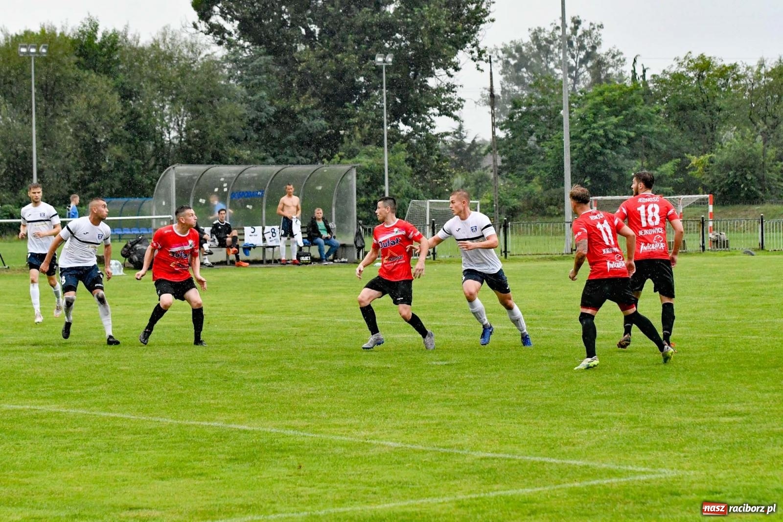 Zdjęcie w galerii na portalu naszraciborz.pl: Klasa okręgowa. Nędza ma patent na Jejkowice i pomogła Damianowi [FOTO] wiadomości z regionu