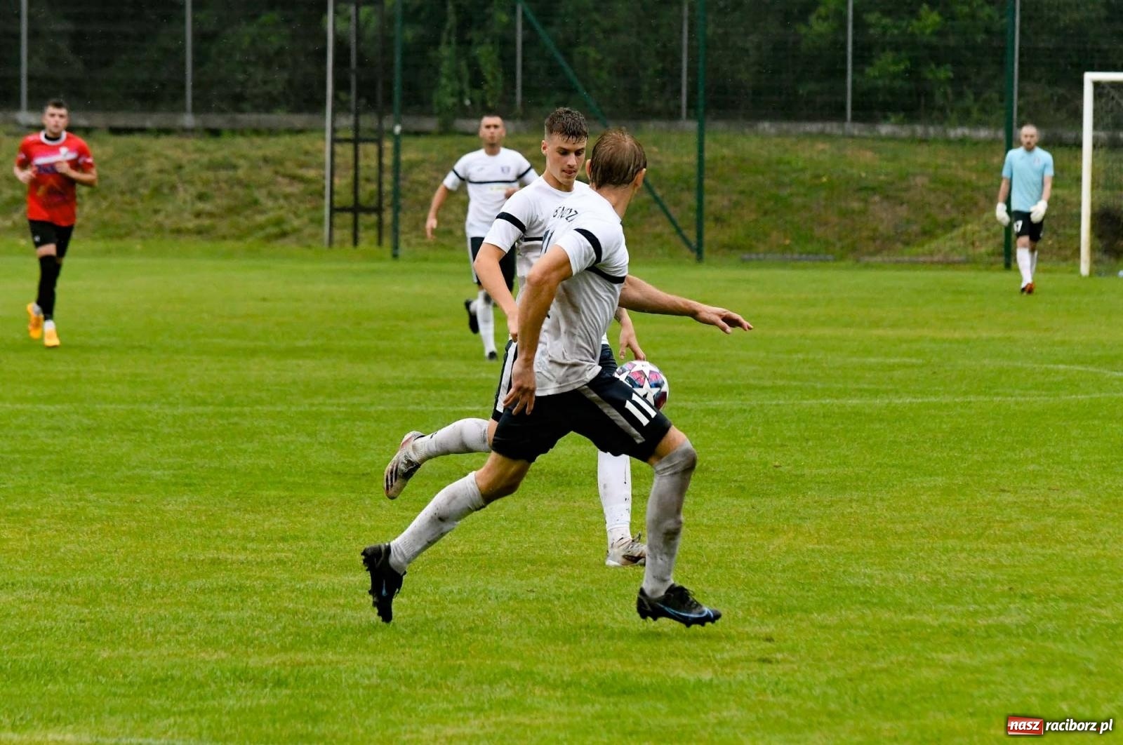 Zdjęcie w galerii na portalu naszraciborz.pl: Klasa okręgowa. Nędza ma patent na Jejkowice i pomogła Damianowi [FOTO] wiadomości z regionu