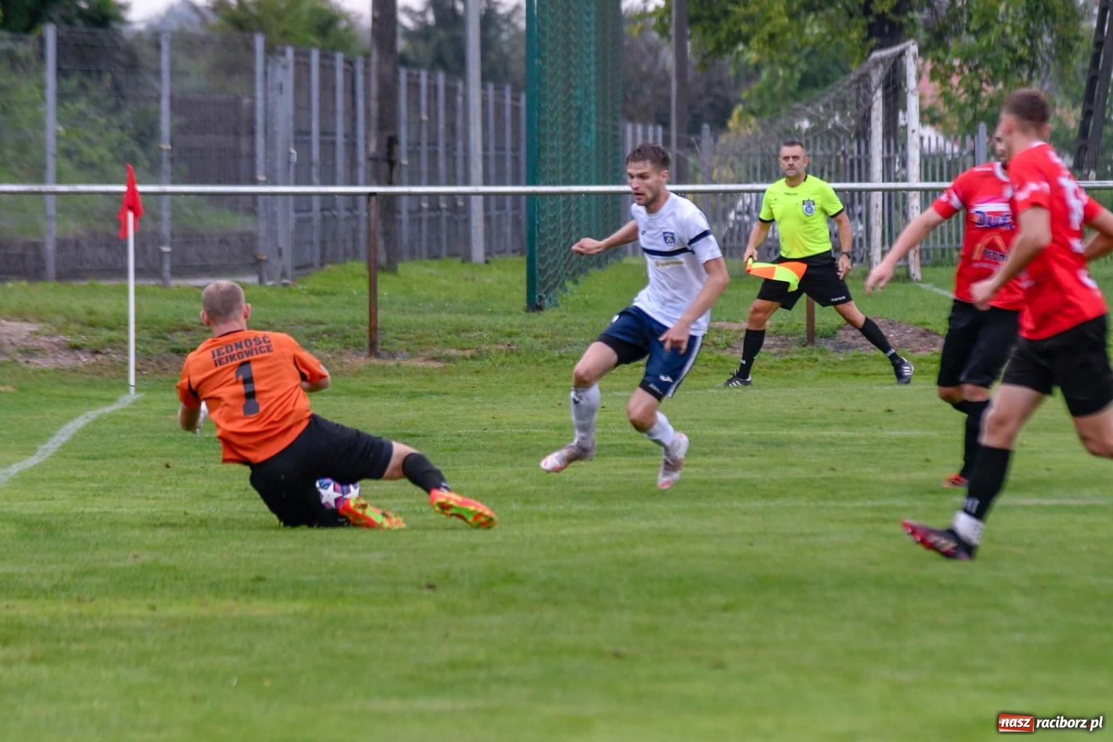 Zdjęcie w galerii na portalu naszraciborz.pl: Klasa okręgowa. Nędza ma patent na Jejkowice i pomogła Damianowi [FOTO] wiadomości z regionu